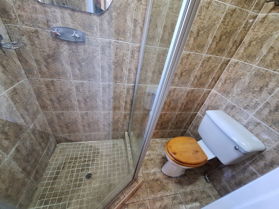 2 Bedroom Property for Sale in Lower Bo-dorp North West